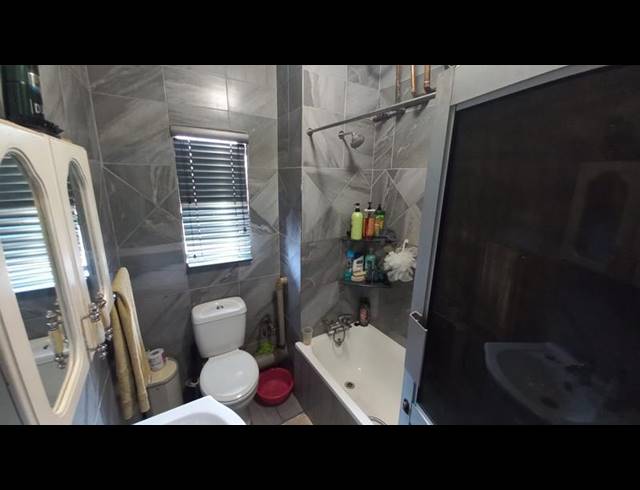 2 BEDROOM APARTMENT FOR SALE IN DASPOORT